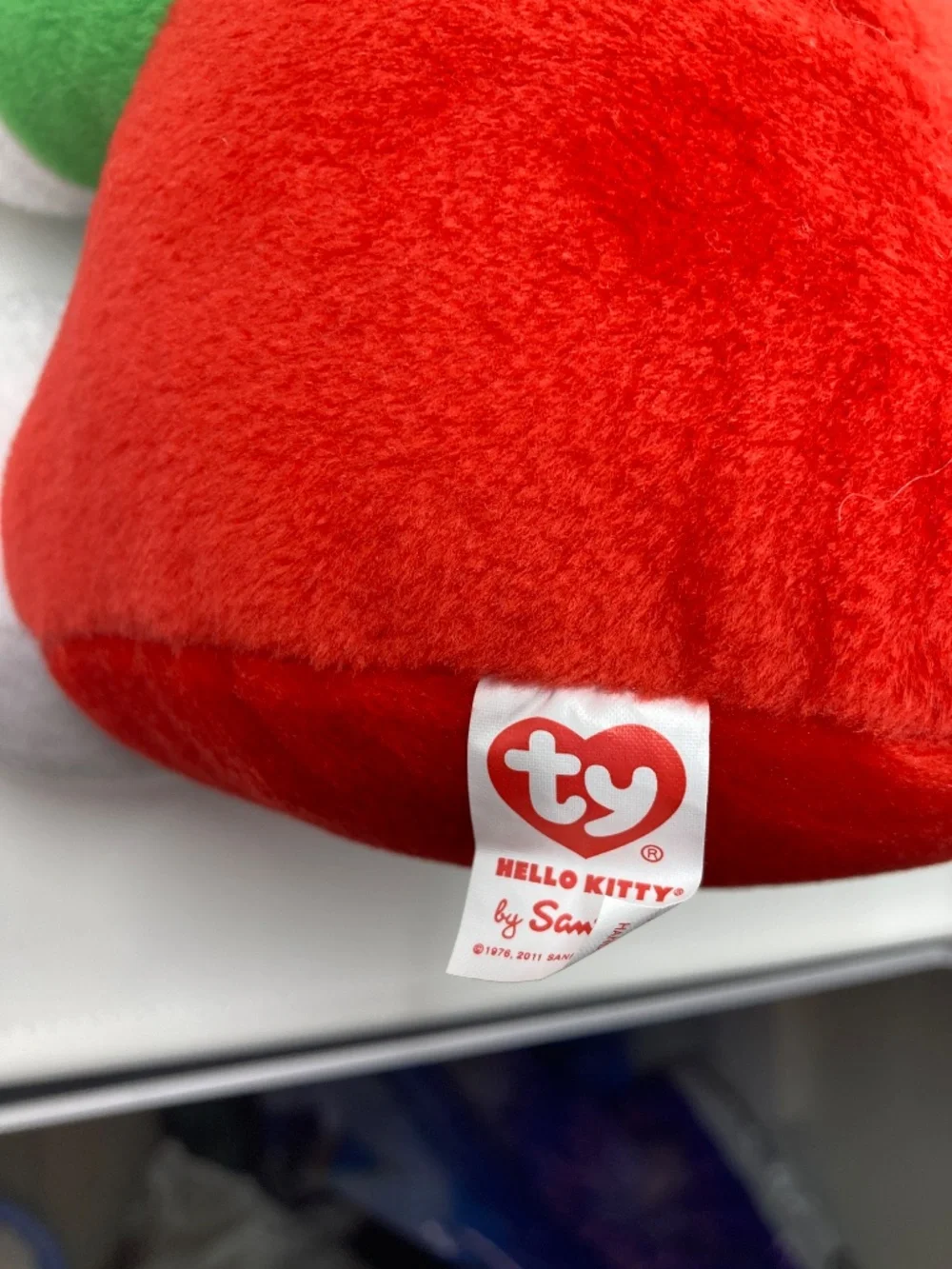 Hello Kitty Santa Hat with Wreath Plush 14